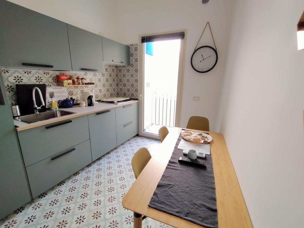 Sonnino Suite Jacuzzi Apartment Bari Ngoại thất bức ảnh